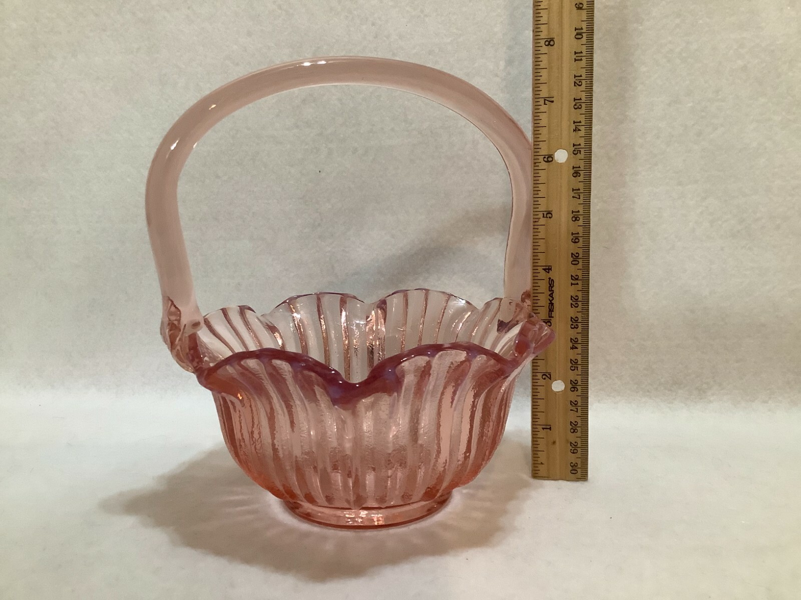 L.E. Smith Pink Opalescent Ribbed Glass Scalloped Lip Basket Vintage Art Glass