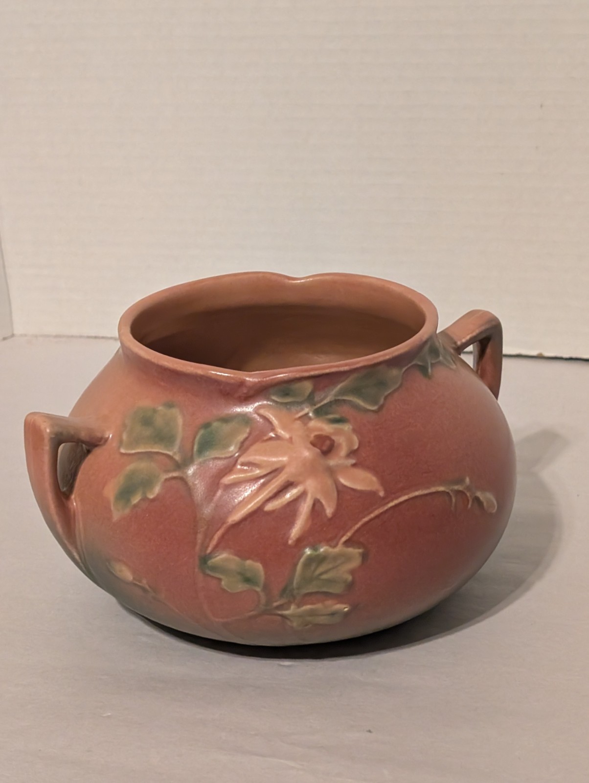 Vintage 1941 Roseville Pottery Bleeding Heart Paint/Gr. Planter Vase Pot #399-4