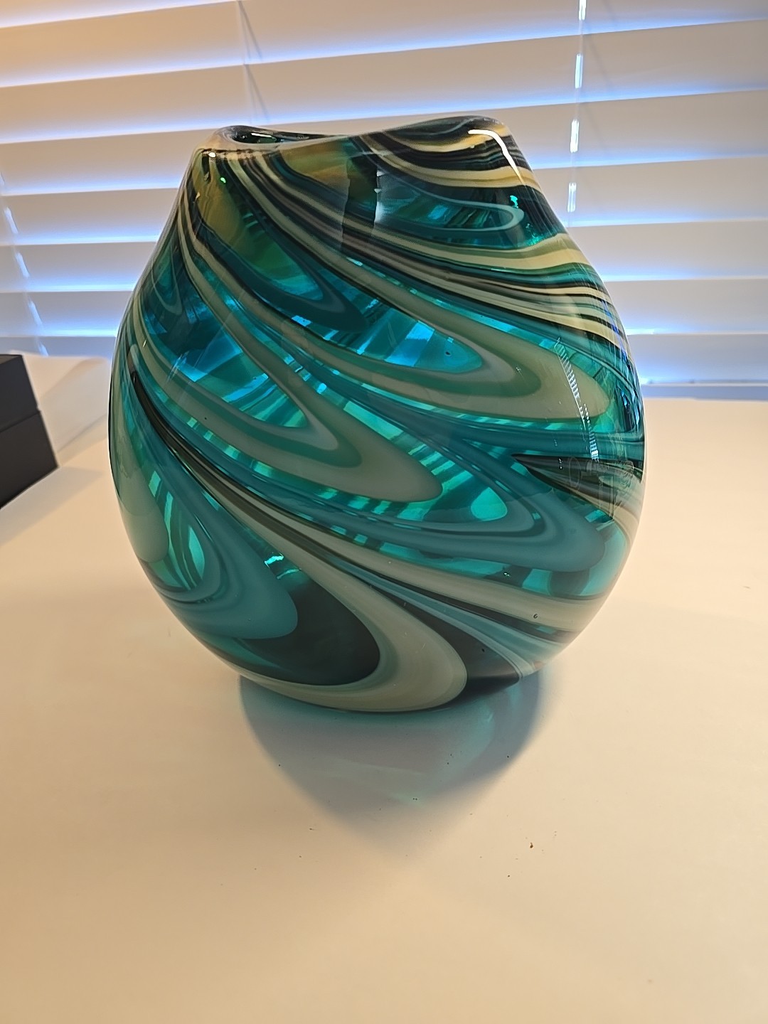 1980s Green Creme Teal Swirl Art Glass Vase Hand-blown Construction 8.5In BEAUTY