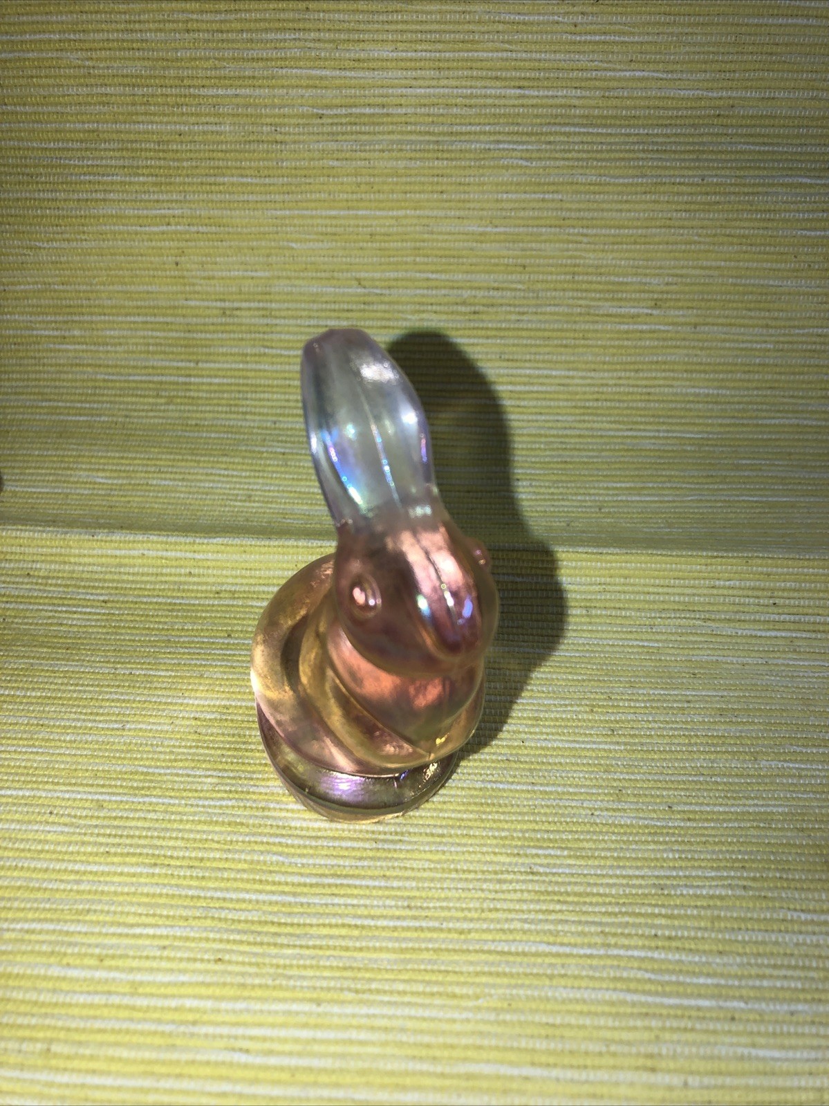 1990’s Fenton Pink Iridescent Glass Mini Bunny #5275 2-1/2″ Easter