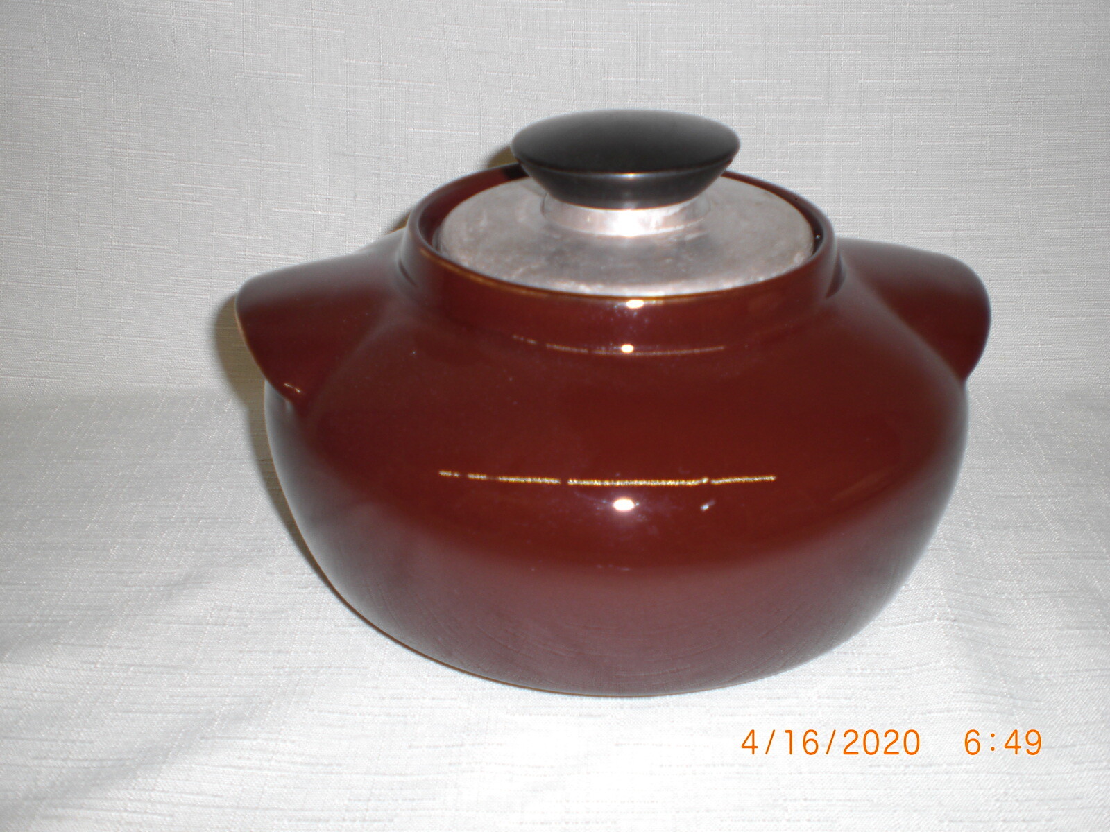 VINTAGE HALL POTTERY USA BROWN CROCK BEAN POT WITH ALUMINUM LID – BAKELITE KNOB