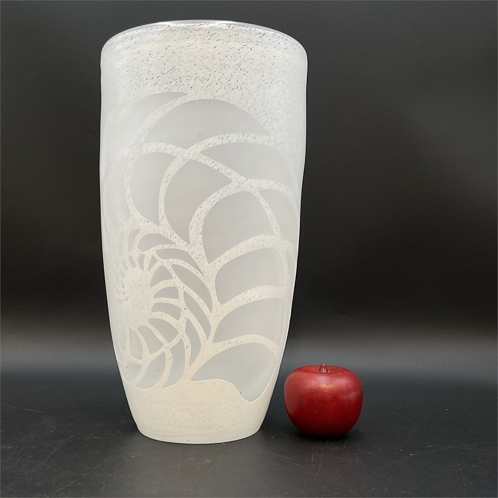 Large White Clear Textured Murano Vase w/ Fern Design 14.5″H x 8″D