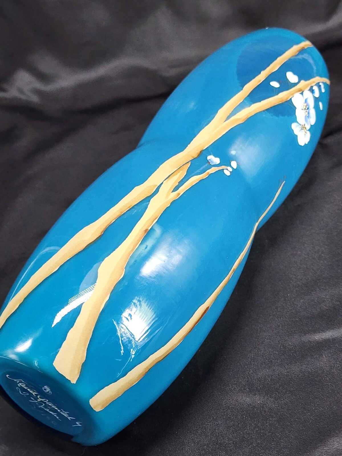 Fenton 2006 Horizon “Cherry Blossoms on Indigo Blue” 4397 3A Vase # 92/950