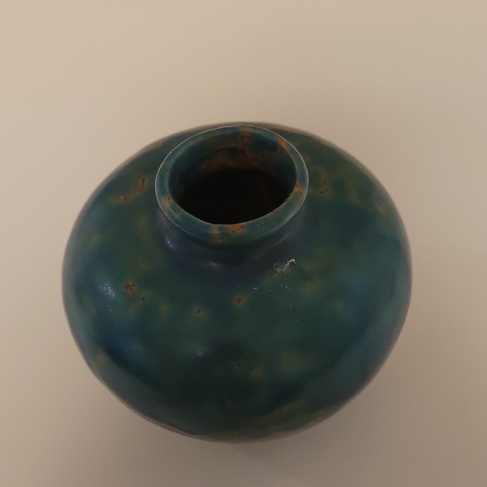 Beautiful handmade studio pottery glazed Ceramic Bud Vase Unsigned
