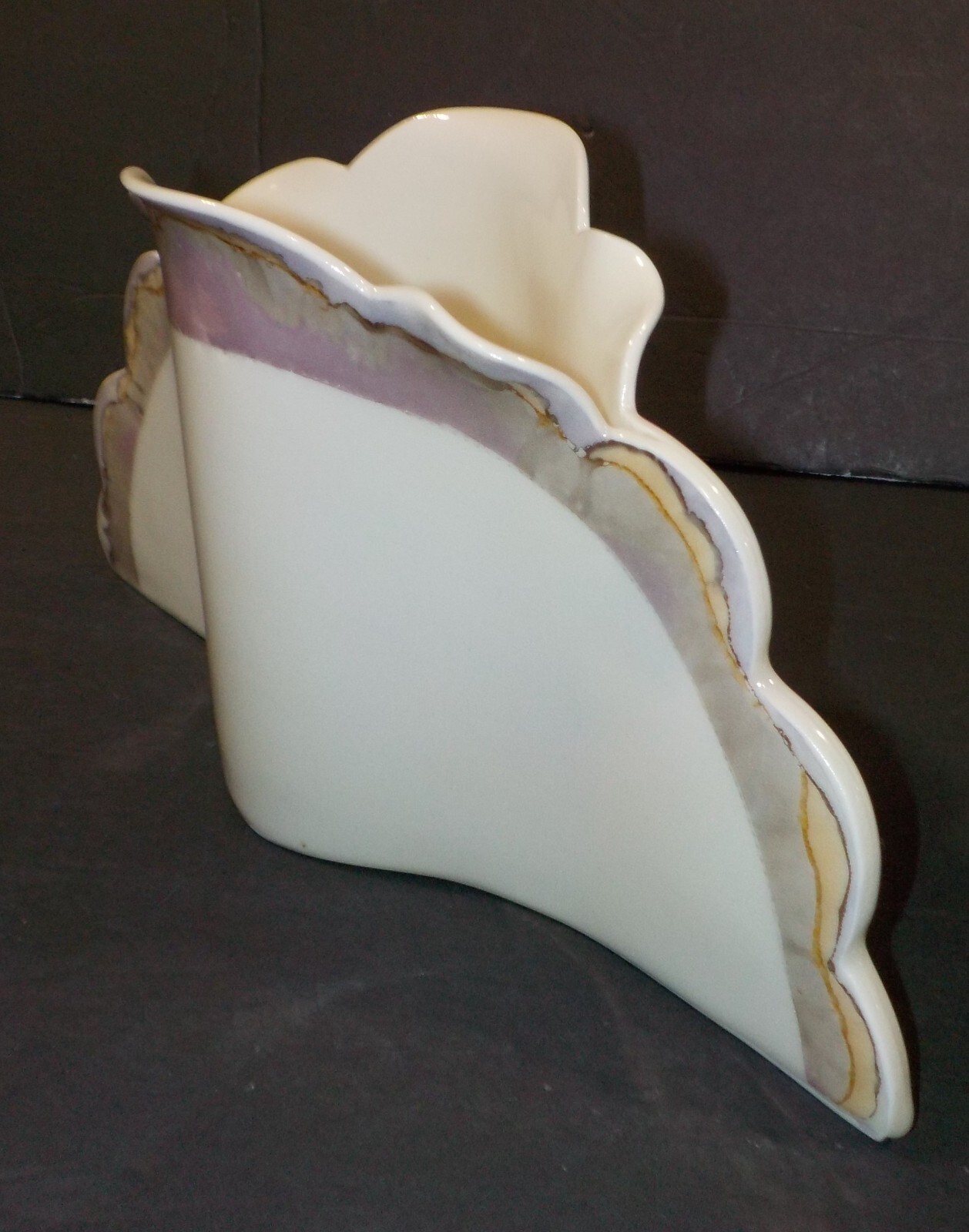 CAROLYN CARROLL SIGNED POTTERY Fan or Shell-Shaped VASE (EUC***BEAUTY***L@@K)