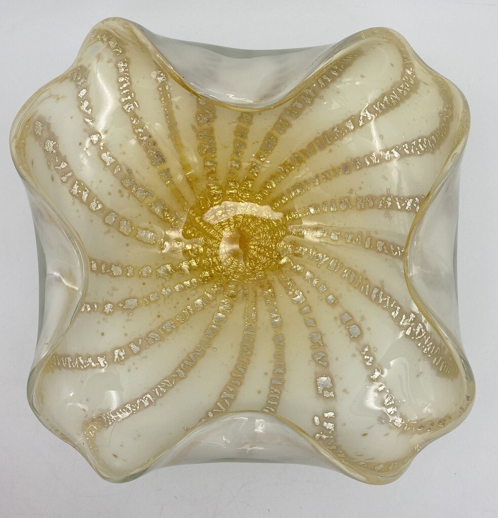 Murano Art Glass Dish With Gold Metallic Flecks Swirled Center 2lbs 2 oz