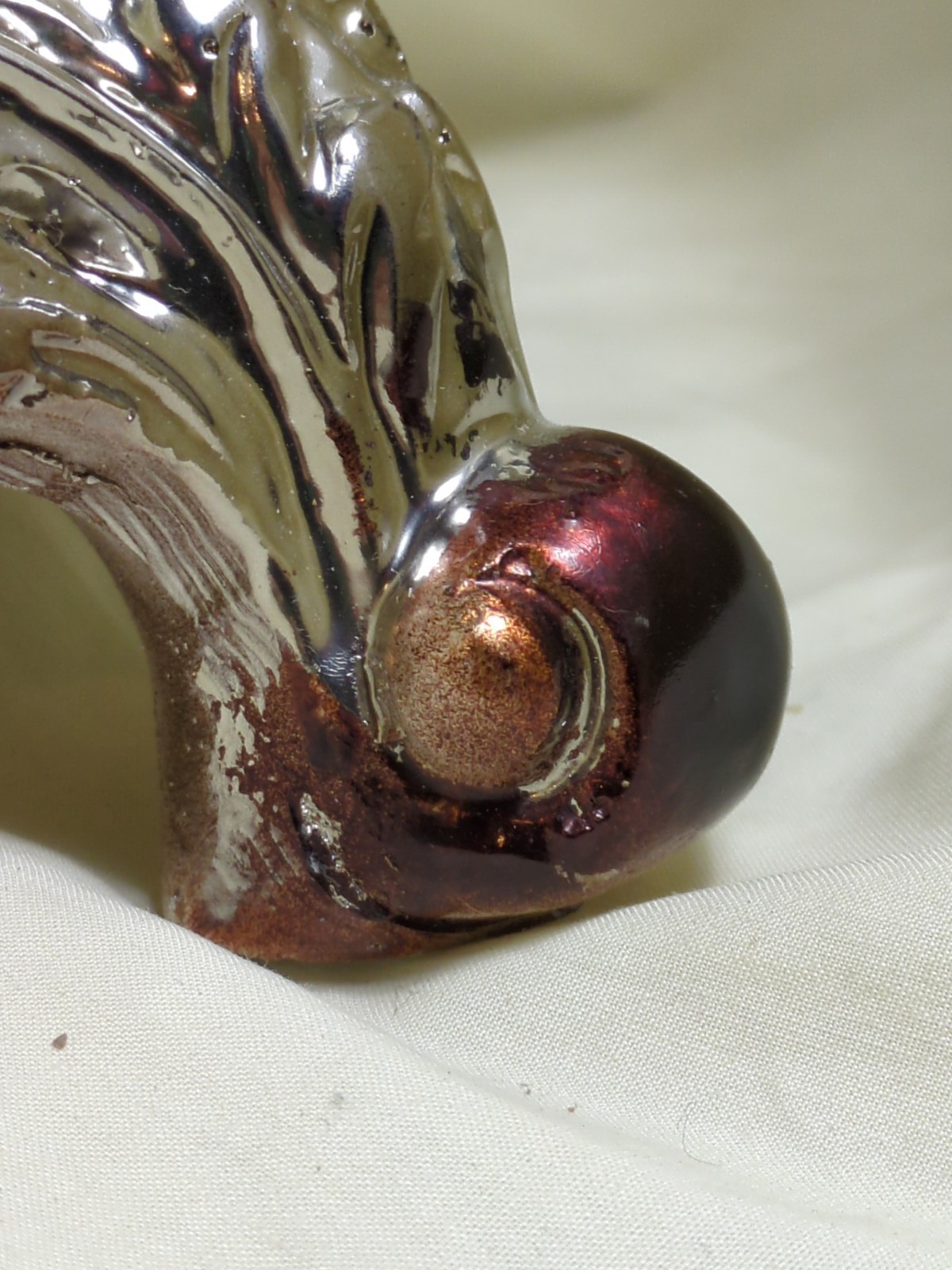 Stunning 16″ Tall Silver & Gold Crinkled Handled Urn Vase Home Decor Accent