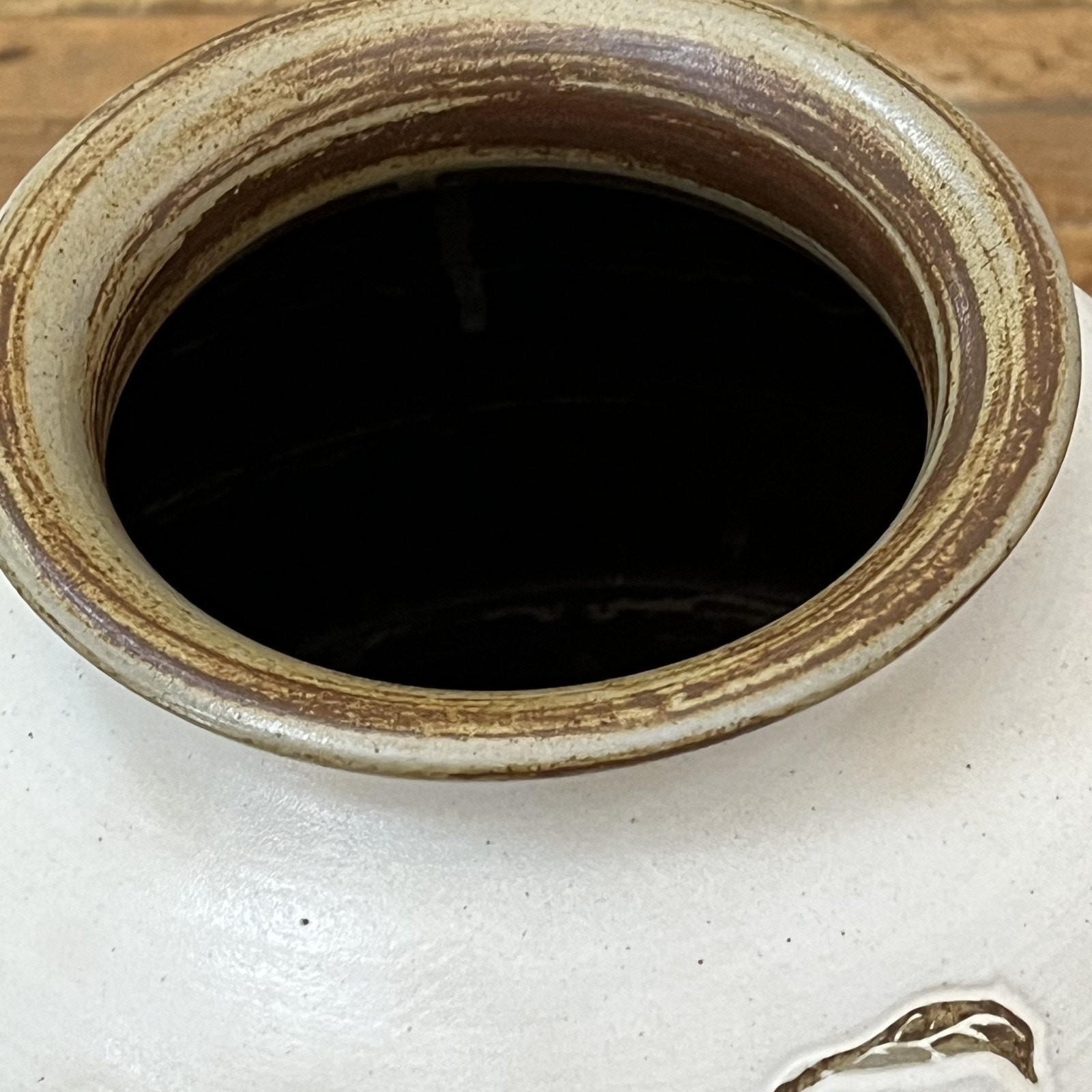 Studio Art Pottery Ceramic Vase 14.5″ Freehand Sgraffito Floral Design Signed