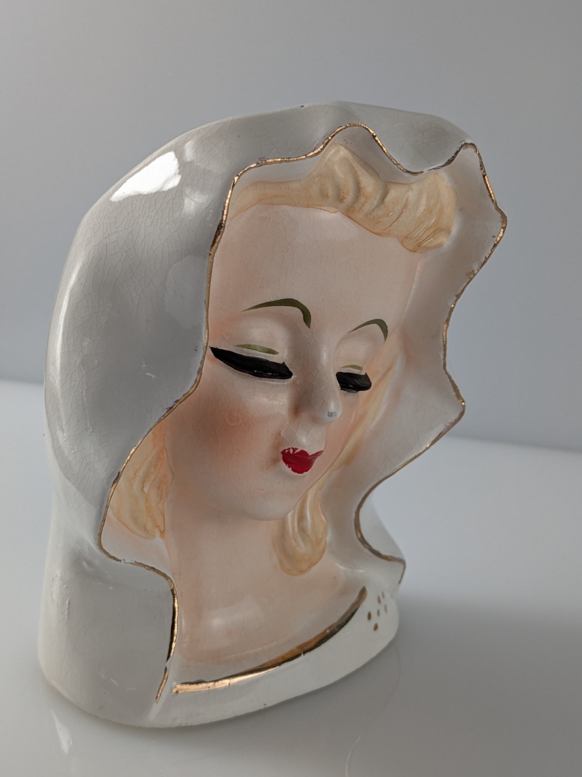 Vintage Lady Head Vase Bride Gold Trim Veil Yoko Boeki Eyelashes Green Makeup