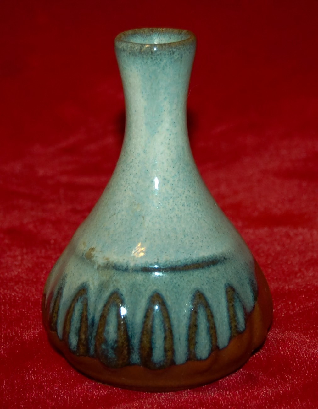 VINTAGE American Pottery Robert Maxwell BUD VASE 4 1/2″H Made in USA c.1970’s