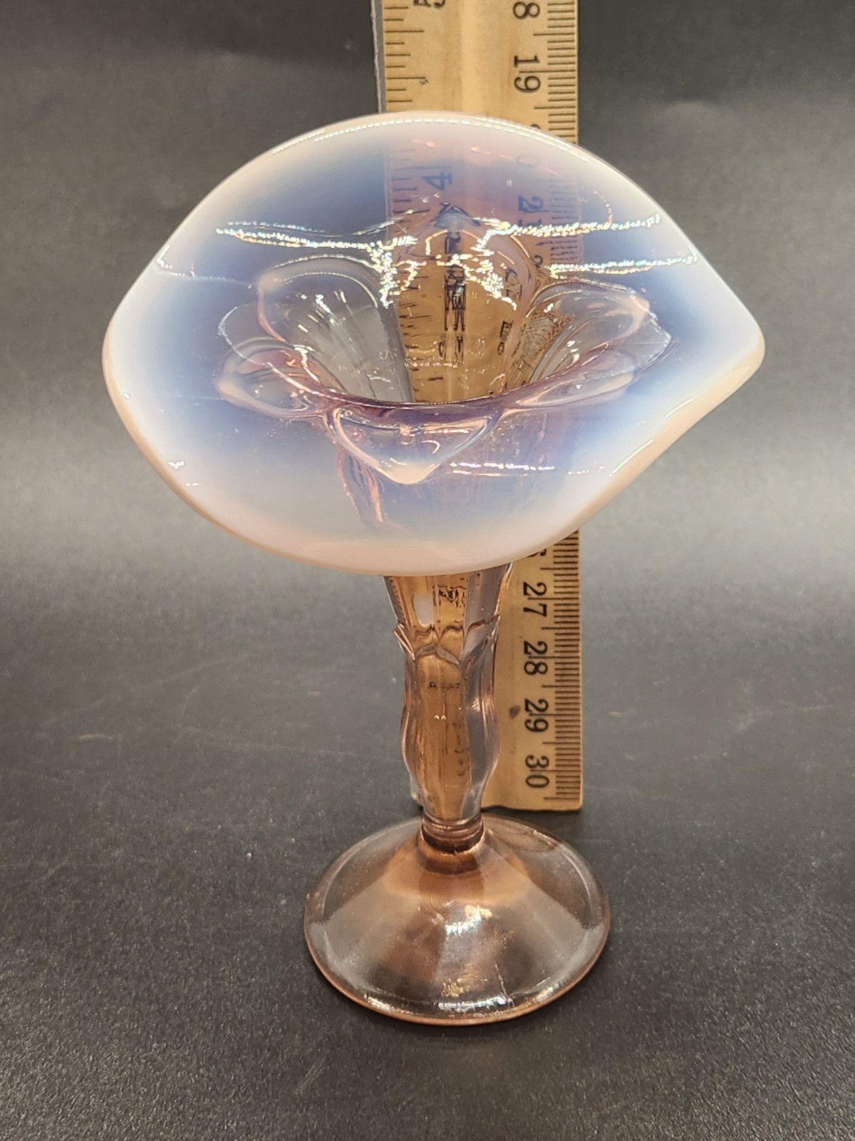 Vintage Westmoreland Posey Pink Opalescent Jack In The Pulpit Mini Vase 4.25″