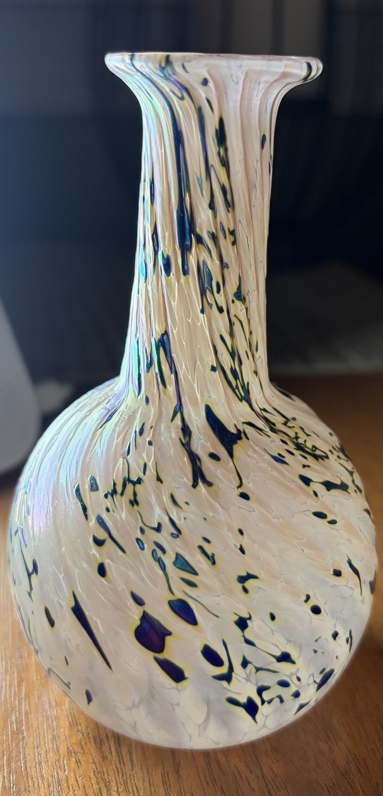 Signed Robert Held Studio Art Glass Iridescent Bud Vase 5″ Tall – Mint Condition