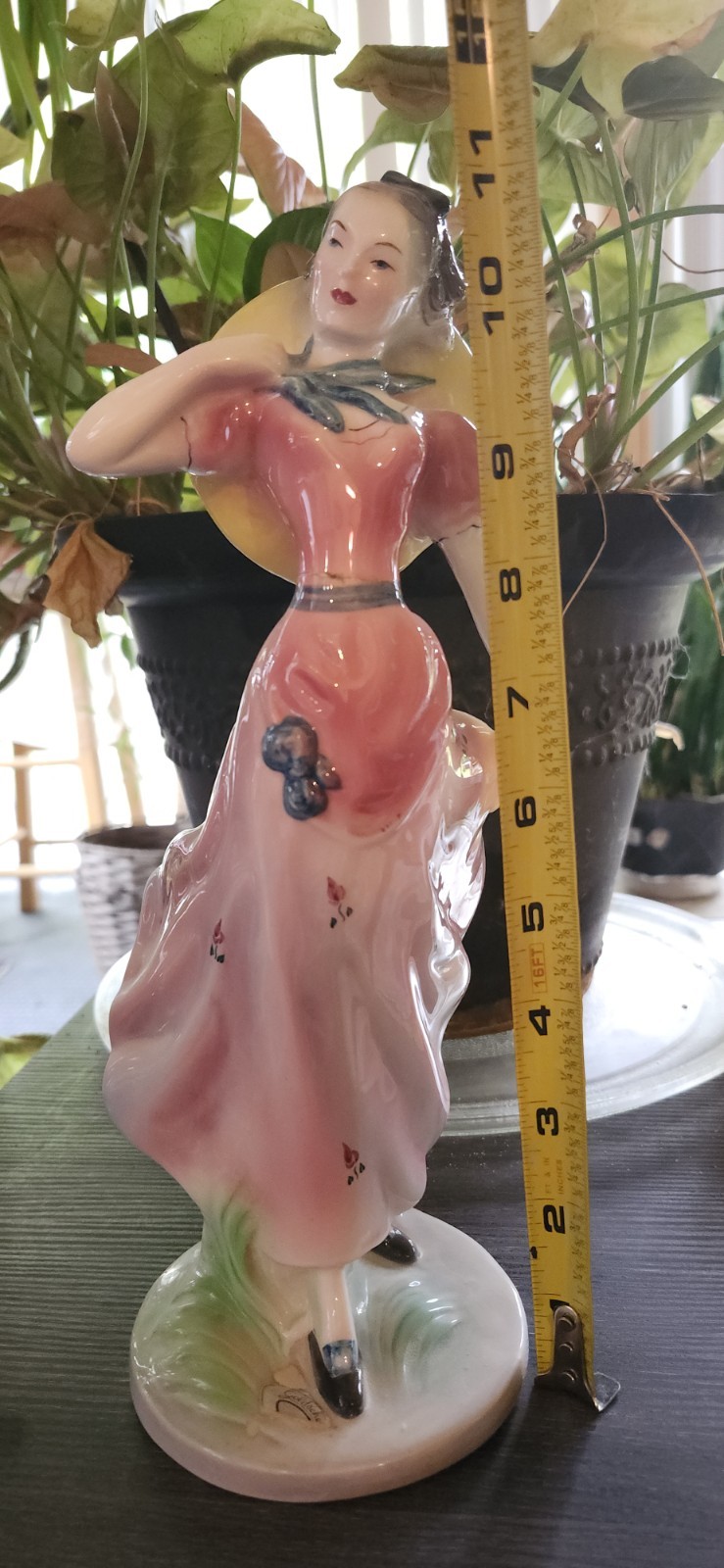Goldscheider Everlast Hand Painted Fine China Woman Figurine 11in MPN 2582