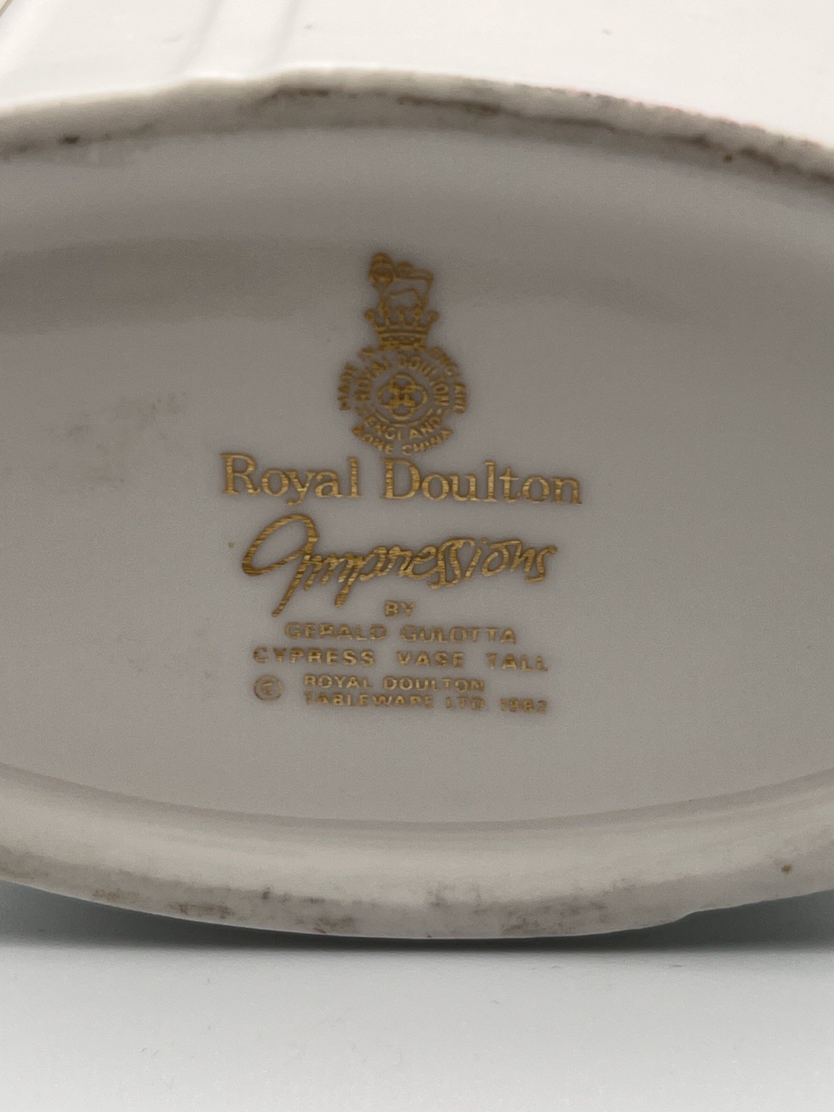 ROYAL DOULTON IMPRESSIONS BY GERALD GULOTTA CYPRESS VASE 9.5″ 1982 ART DECO