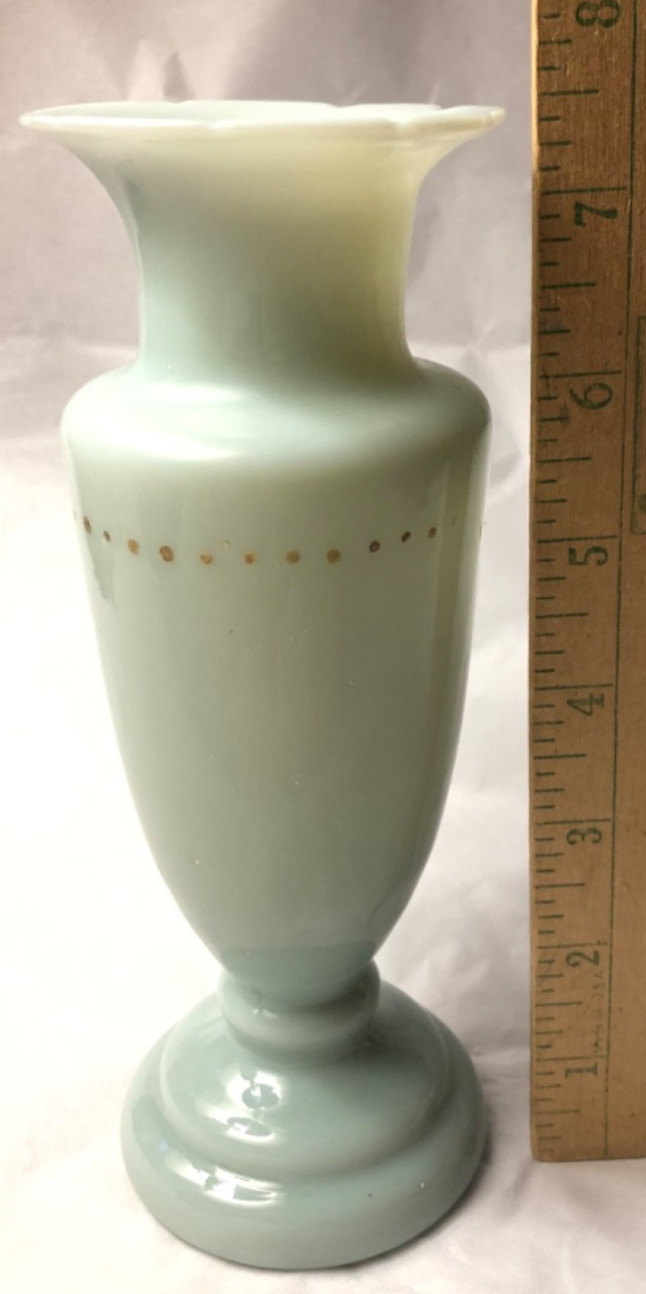 Vintage Green Milk Glass Vase Jade Colored Green Scalloped Top Art A1