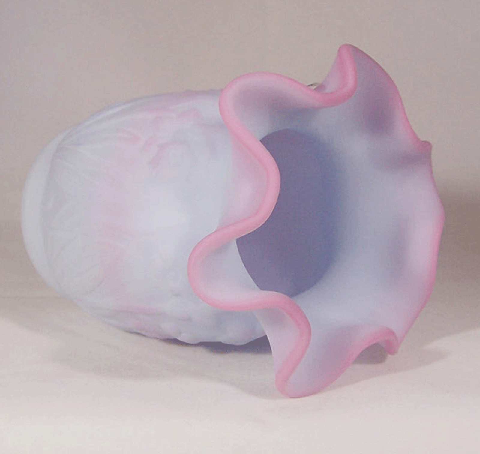 Fenton Daffodil Vase Special Order Blue Burmese 1999 New NOS MIB