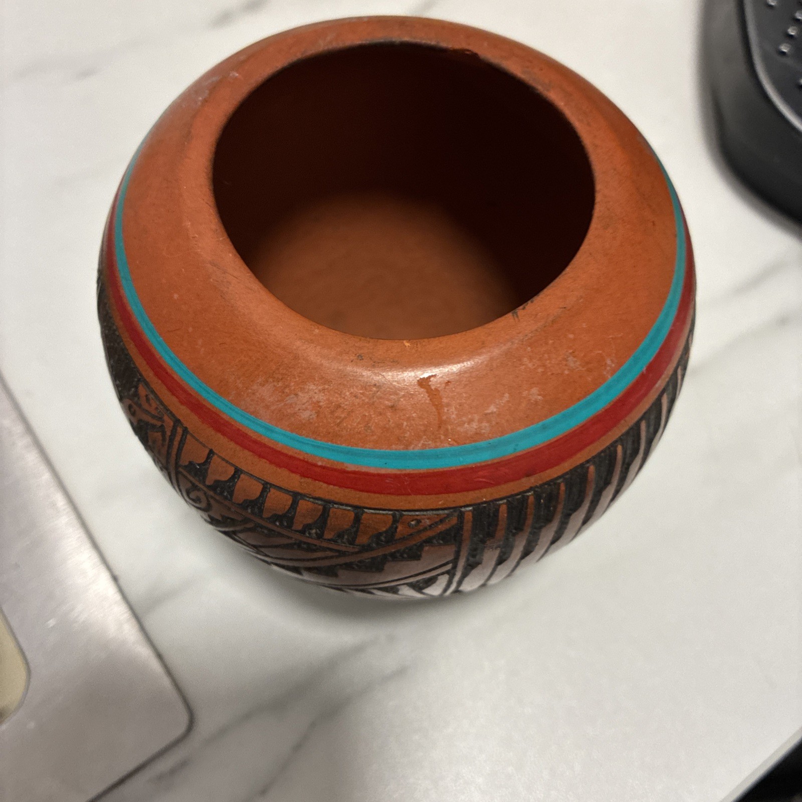 Native American Navajo Pottery Vase Handmade Signed Sakizzic ? Bird