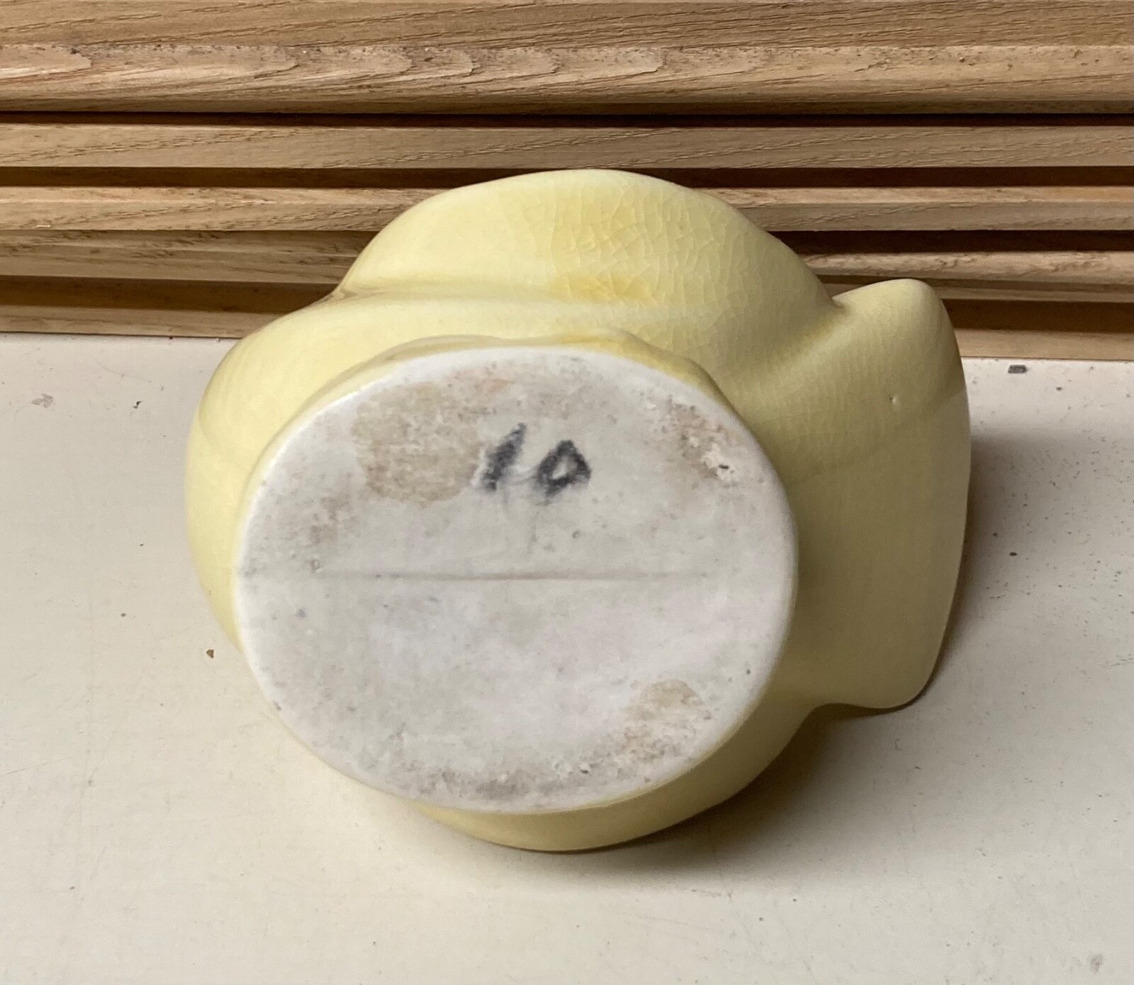 Vintage Nelson McCoy Art Pottery Small Singing Robin Bird Planter Yellow 4 1/4″