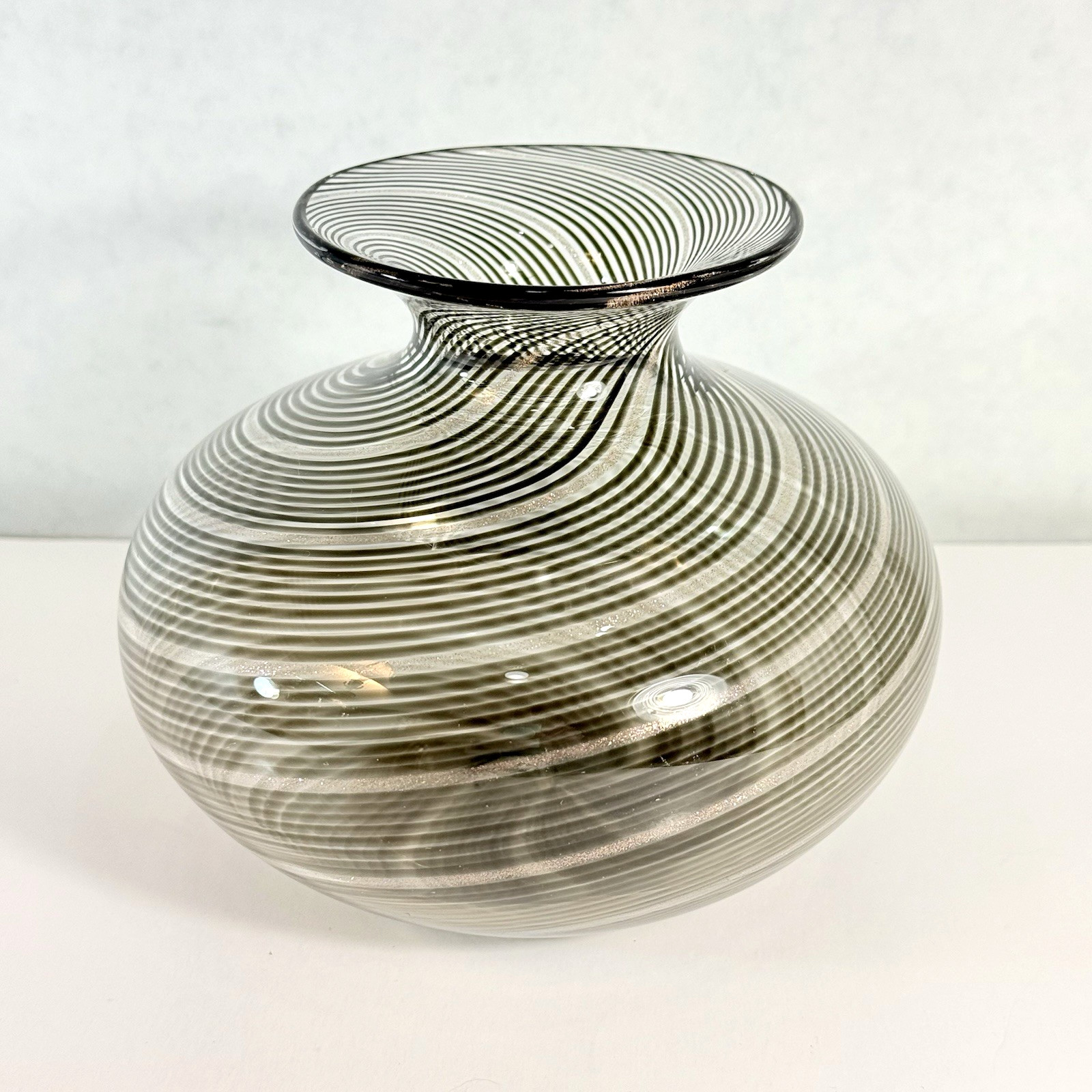 Vintage MURANO GLASS Filigrana Ribbon Vase Smoke Grey-Black Gold Swirl MCM ITALY
