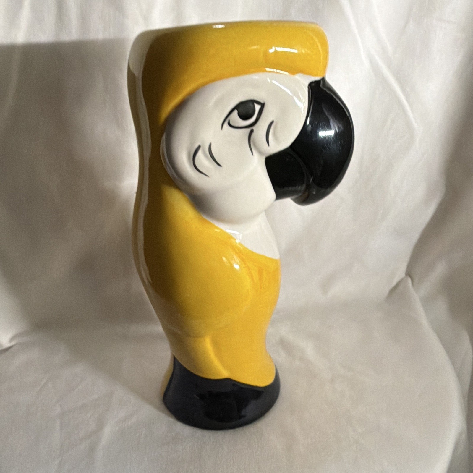Vintage yellow ceramic parrot, Macaw Tiki mug vase mid-century Japan DW125Y