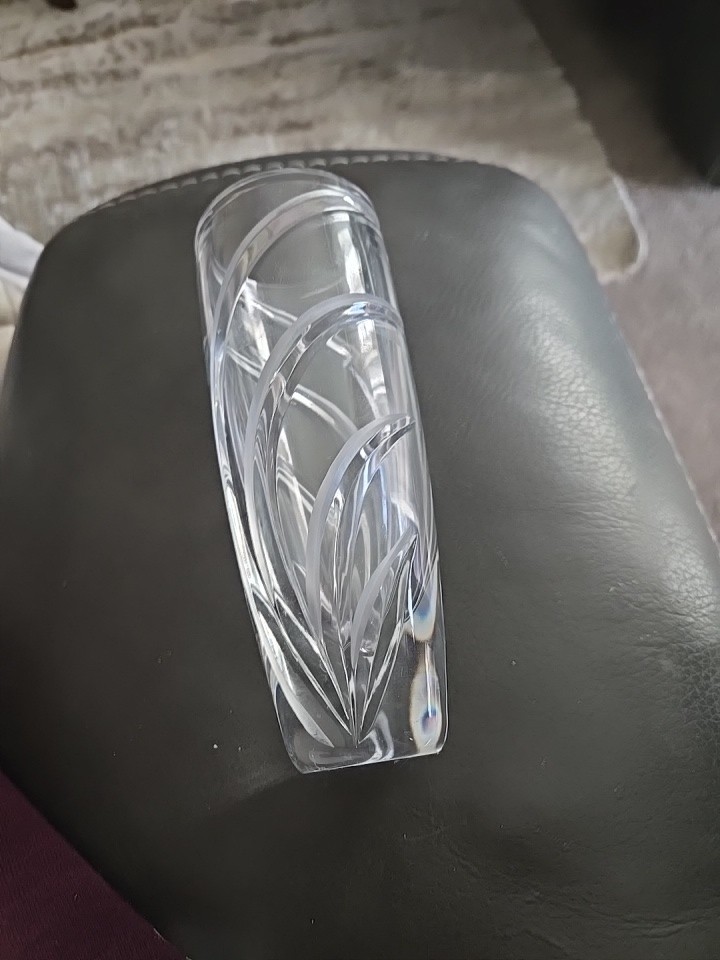 MARQUIS by WATERFORD “Wyndmere Collection” Crystal Vase 6-1/4″ VTG *Quality* 