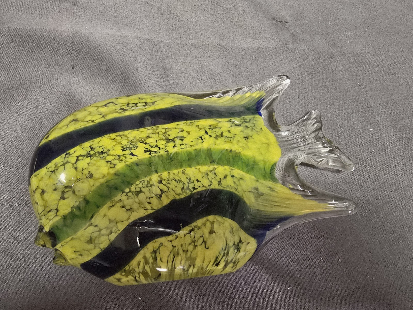 Three Fish Themed Blown Glass Paperweights 5lb, 2lb. & 1lb (6,7,&5″)