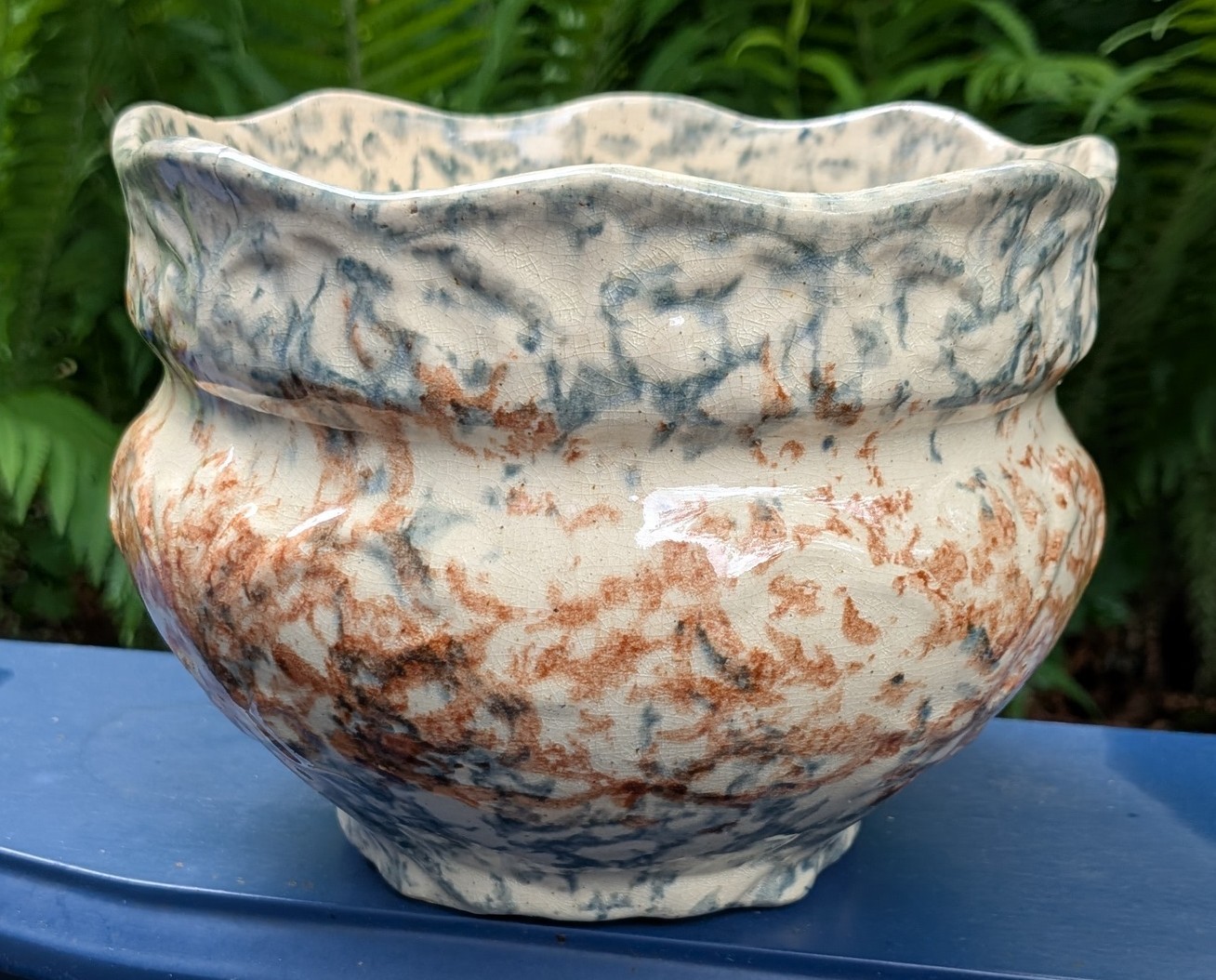 Antique Spongeware Jardiniere 6″ wide x 5″ tall Ohio River Valley Rust & Blue