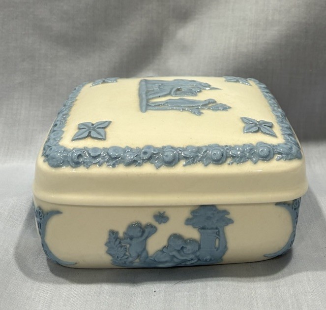 Wedgwood Lavender (Blue) on Cream Color SQUARE LIDDED BOX Embossed Grecian Motif