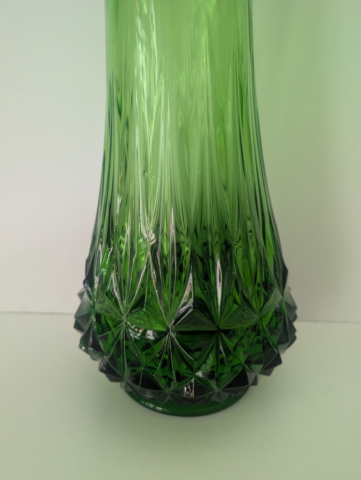 LE Smith Pineapple Diamond Point Big Butt Swung Green Glass Vase 21.5″ Tall