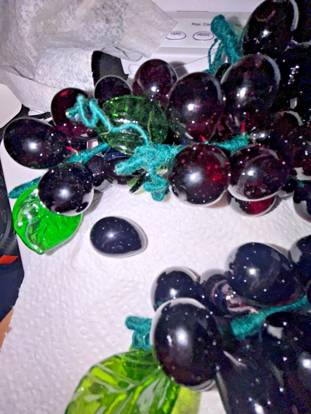 Set of 5 Handblown Glass Grape Purple 4″ Clusters Wire Wrap Green Leaves NOTE