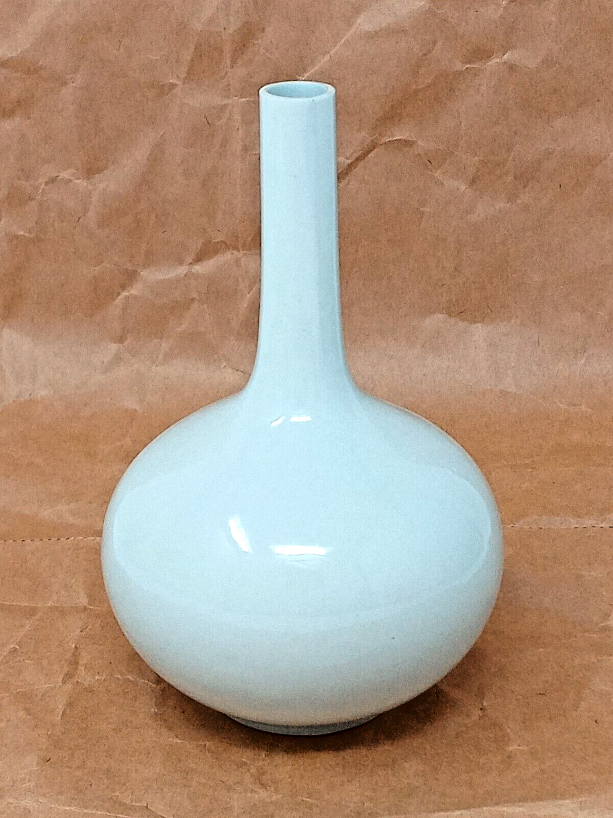 Arabia Finland White 6 1/4″ Ceramic Vase onion or bulb shape mcm vintage euc