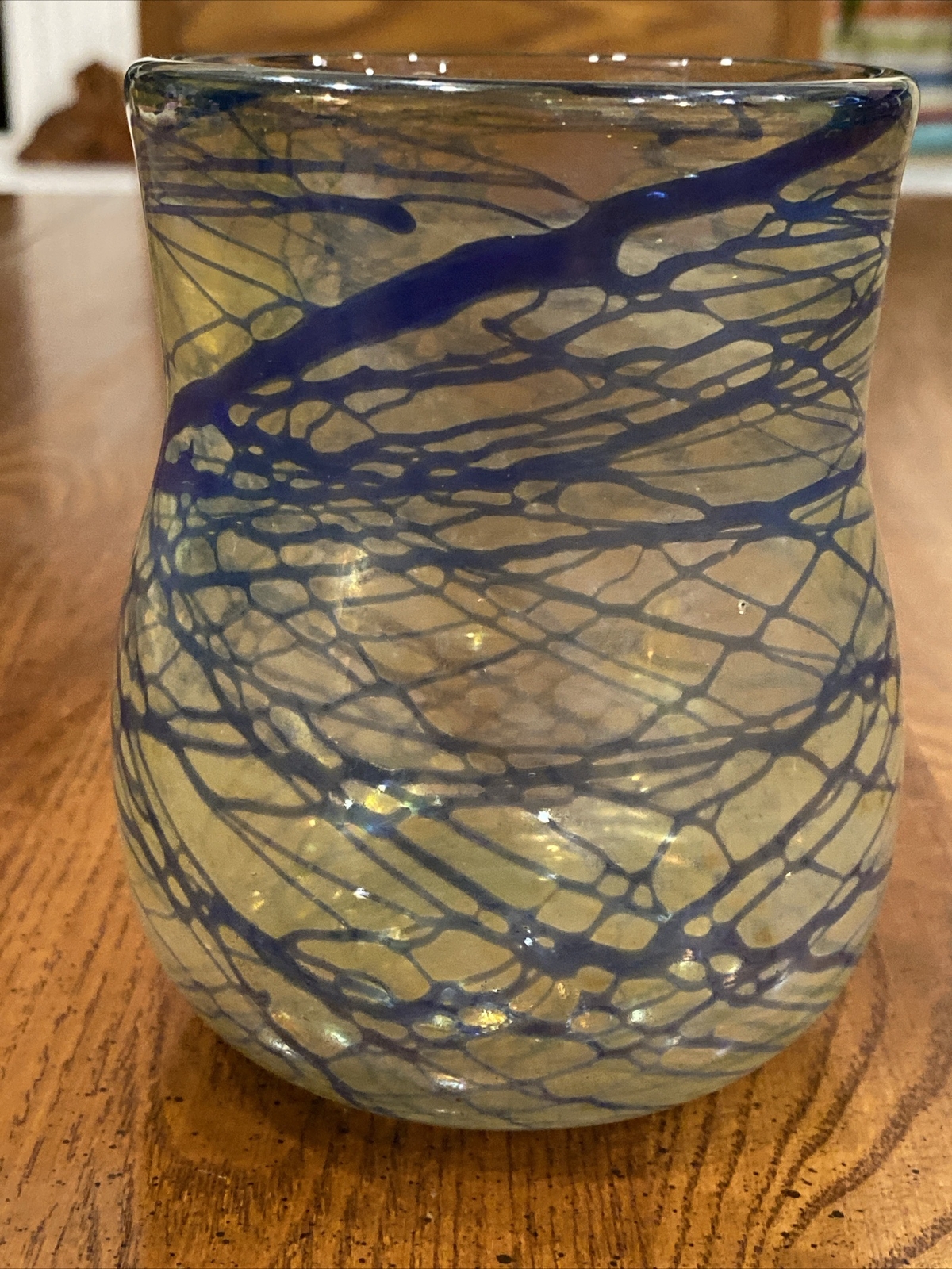 Beautiful Vtg Studio Art Glass Vase Luster Lustre Iridescent 4-3/8” Signed 1979