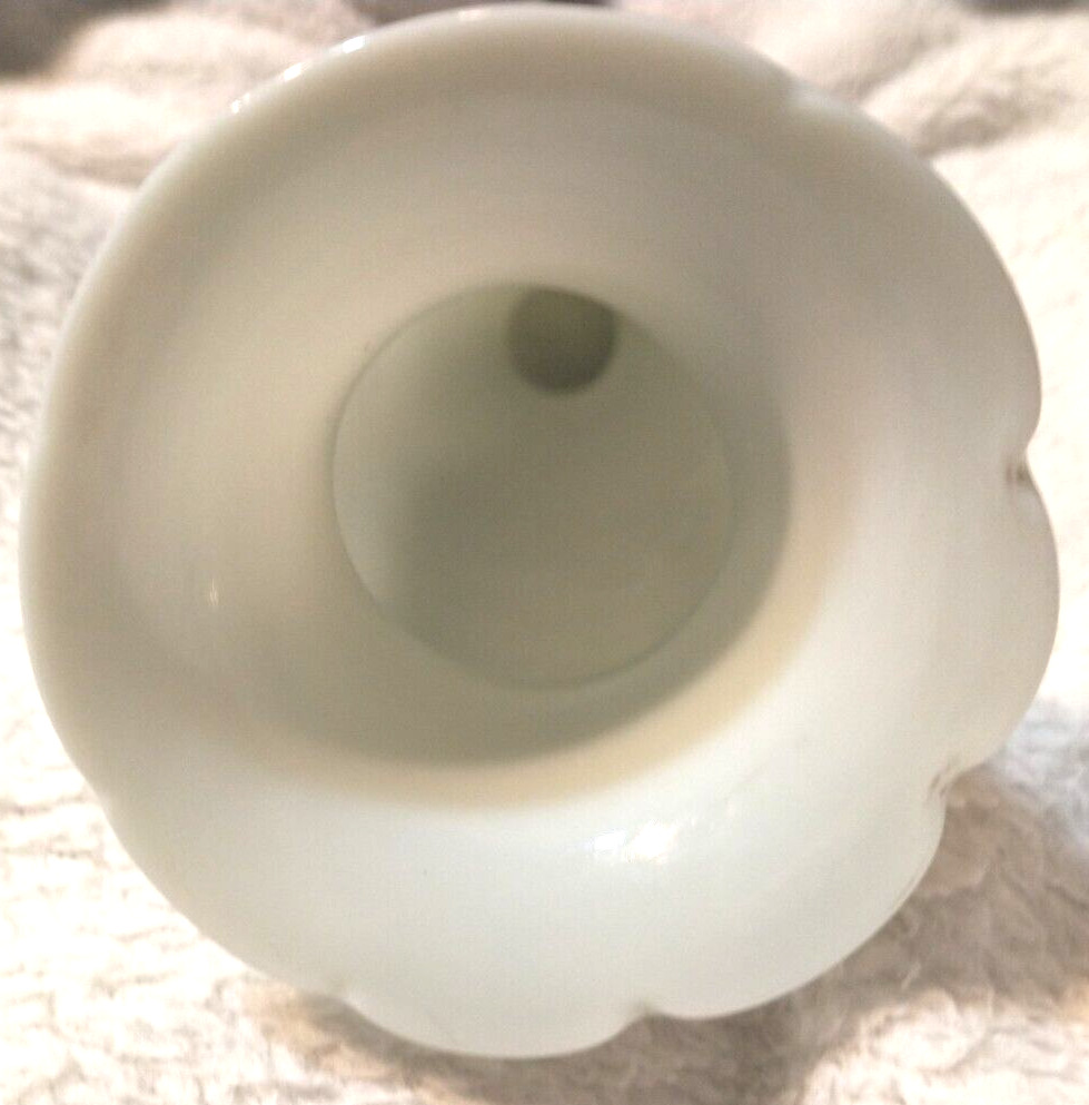 Vintage Green Milk Glass Vase Jade Colored Green Scalloped Top Art A1