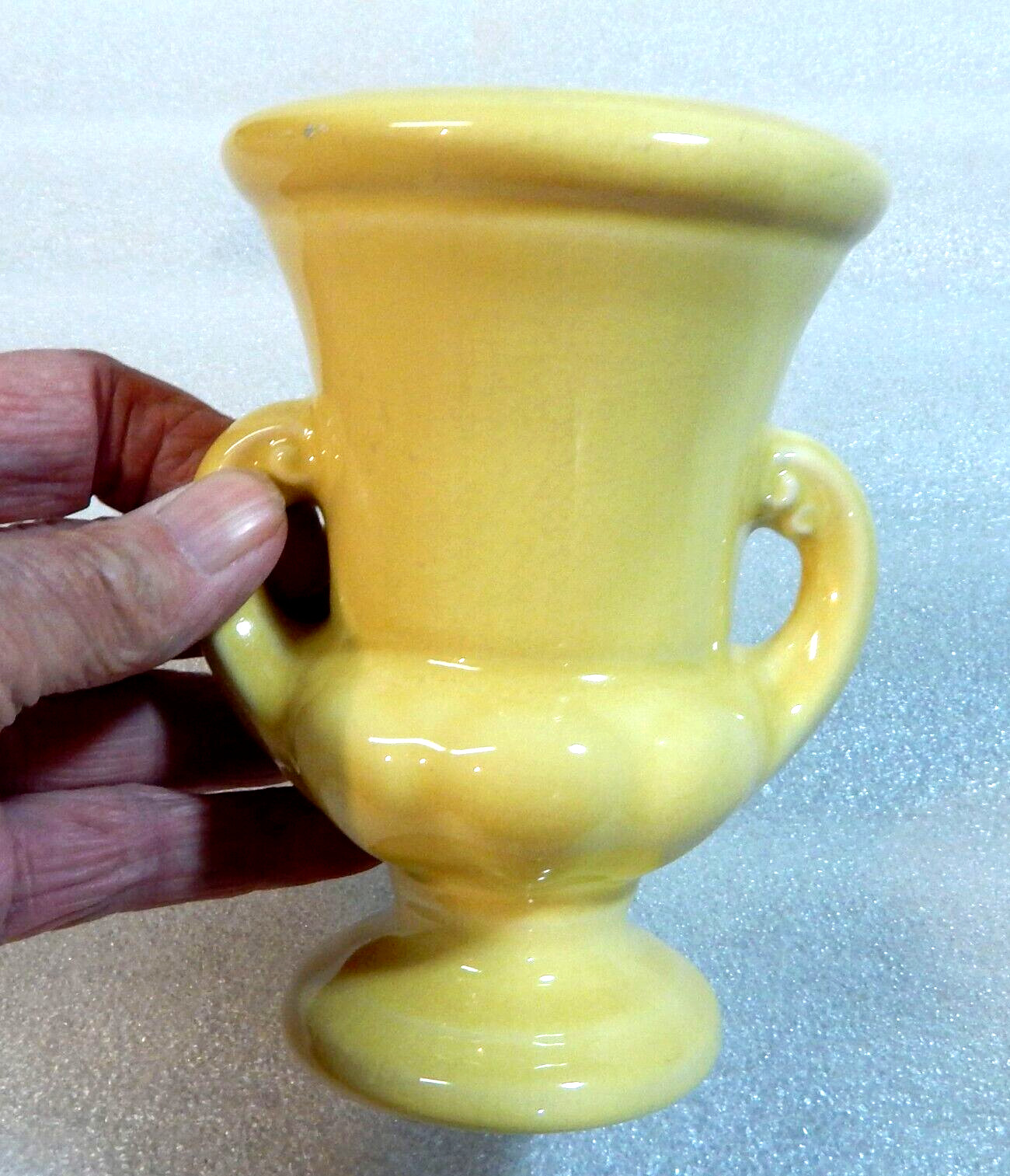 Vintage Shawnee Pottery Yellow Handled Vase USA Vase 5 1/2″