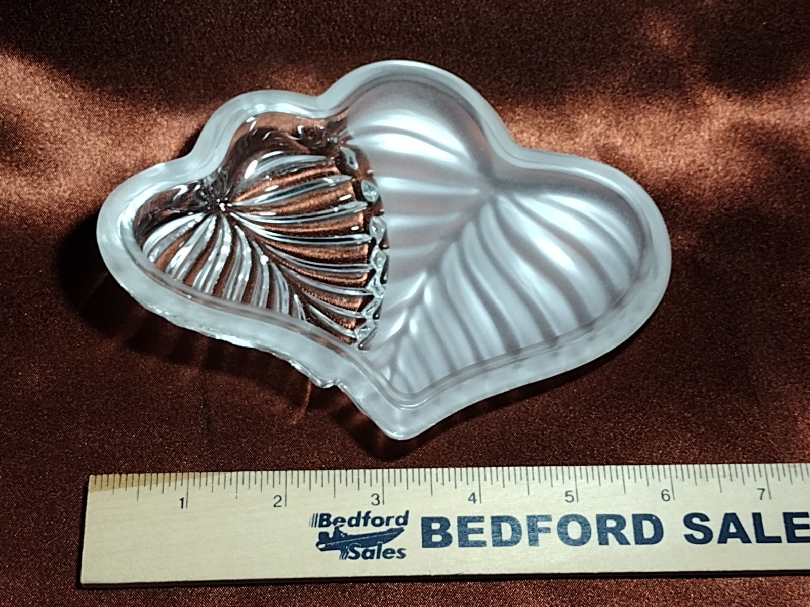 Mikasa Allure Crystal Glass Trinket Box (Double Heart With Satin & Clear Leaves)