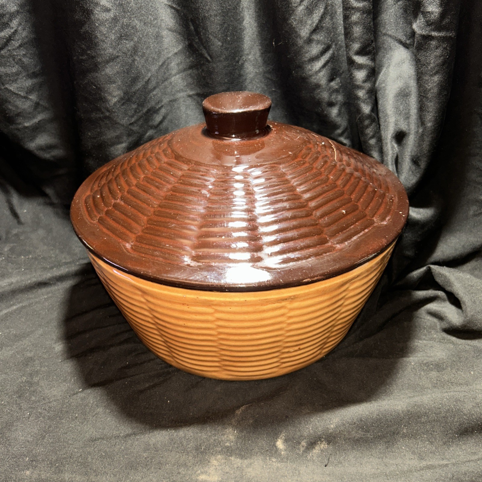 Vintage Heirloom Covered Baker/Roaster #803 Oven Safe Basketweave Pattern