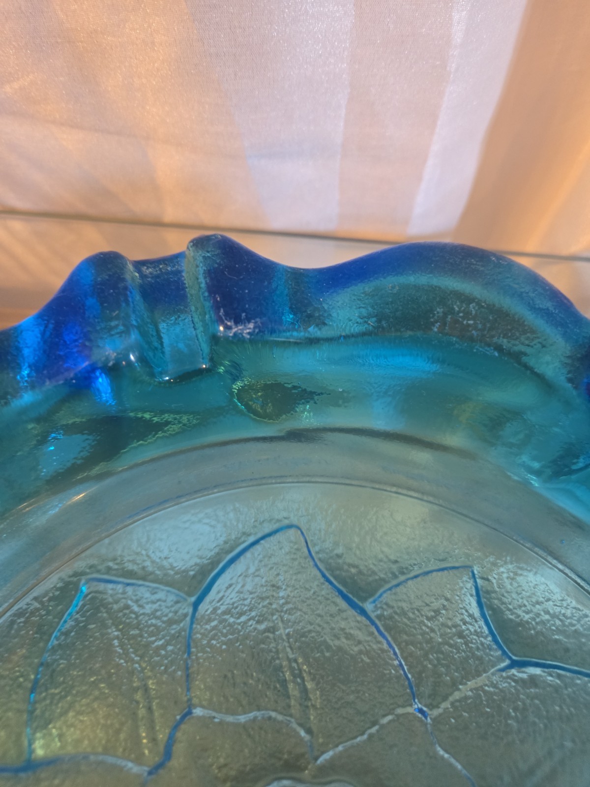 Tiara Horizon Blue Lotus Glass Ash Tray 6 rests 1970’s