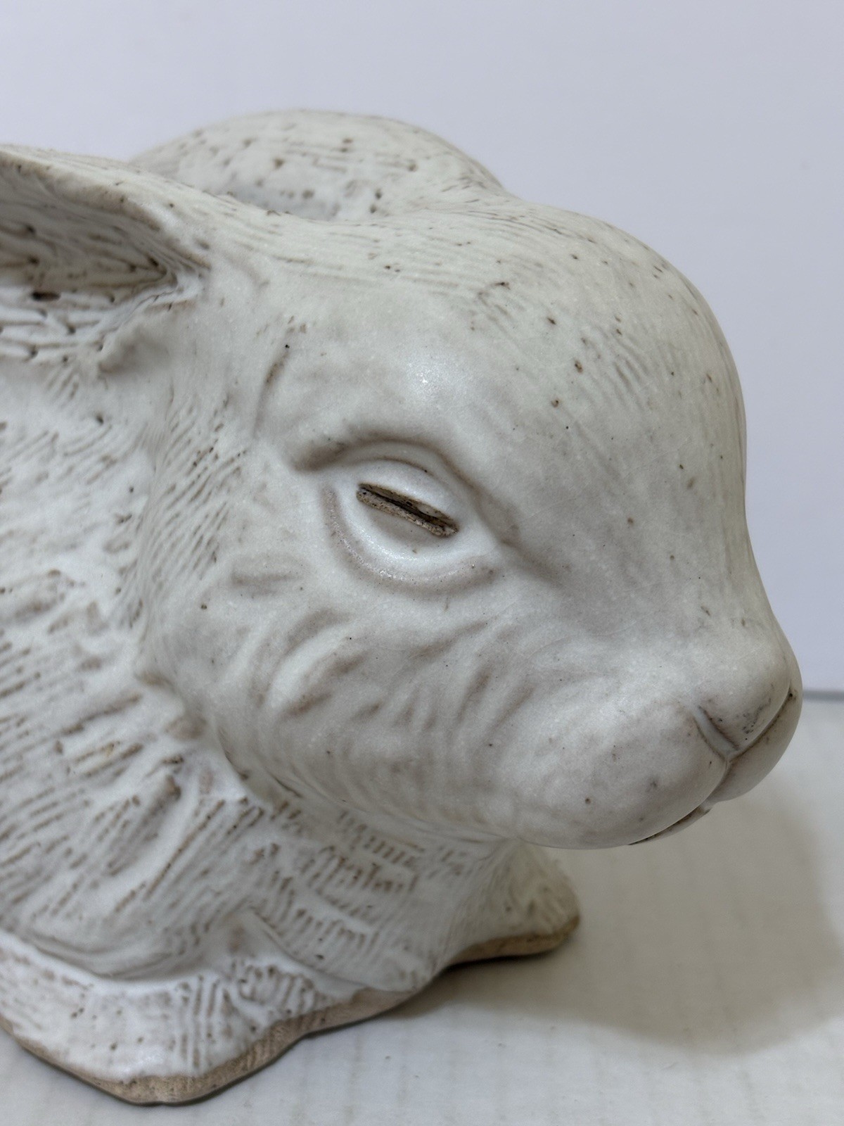 Large PETERS Pottery RABBIT – Mound Bayou Mississippi Delta – White, BIG