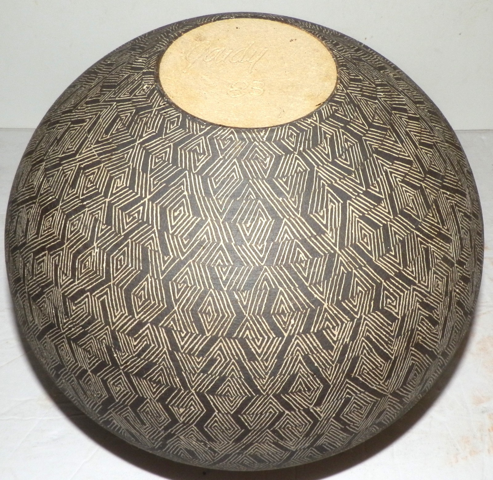 Vintage Diana Goudy Scraffito Vase Pot 7.5″ x 8.5″ Signed and Dated 1983