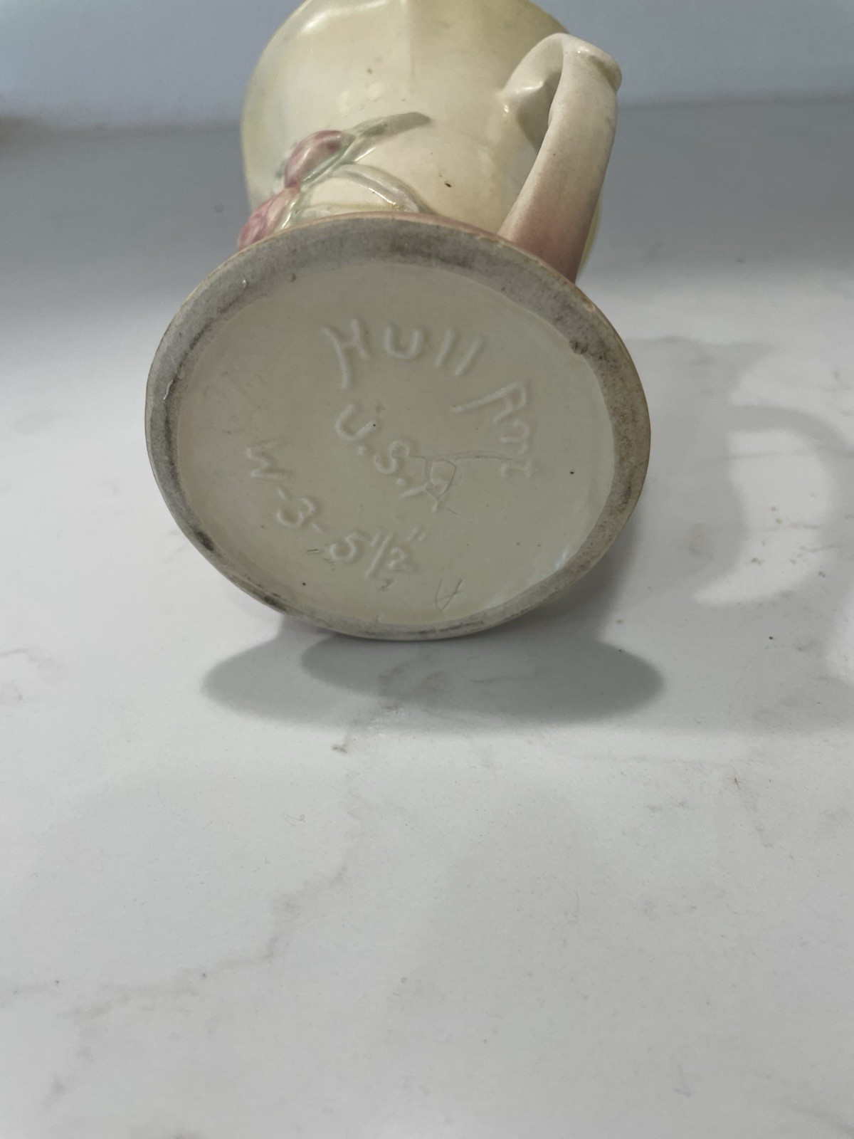 Hull USA Art Pottery Floral Relief Double Handle Scalloped Rim Vase 128 8 1/2