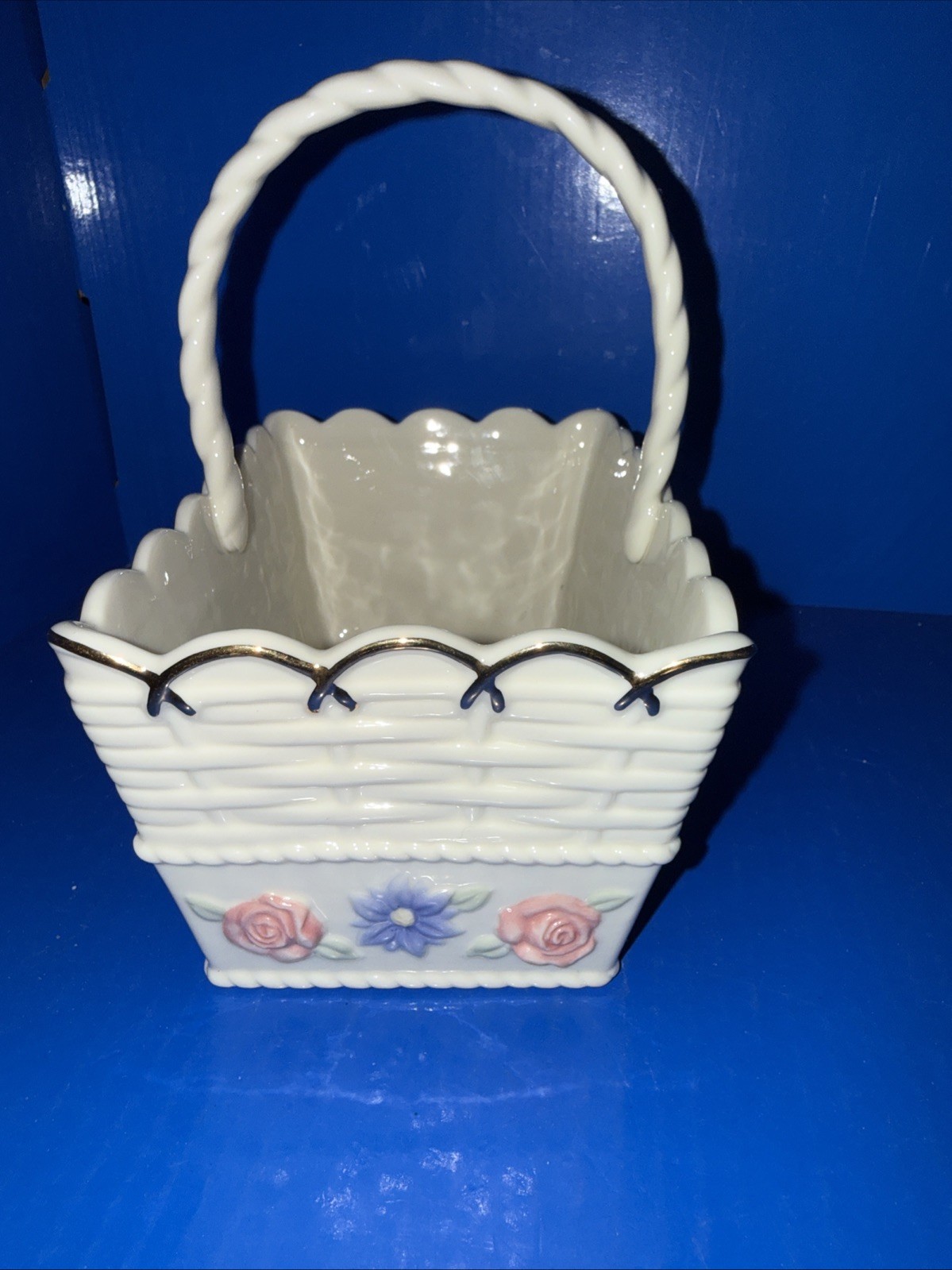 Lenox Butterfly Meadow Porcelain Basket With Roses & 24kt Gold Accents 7” X 3”