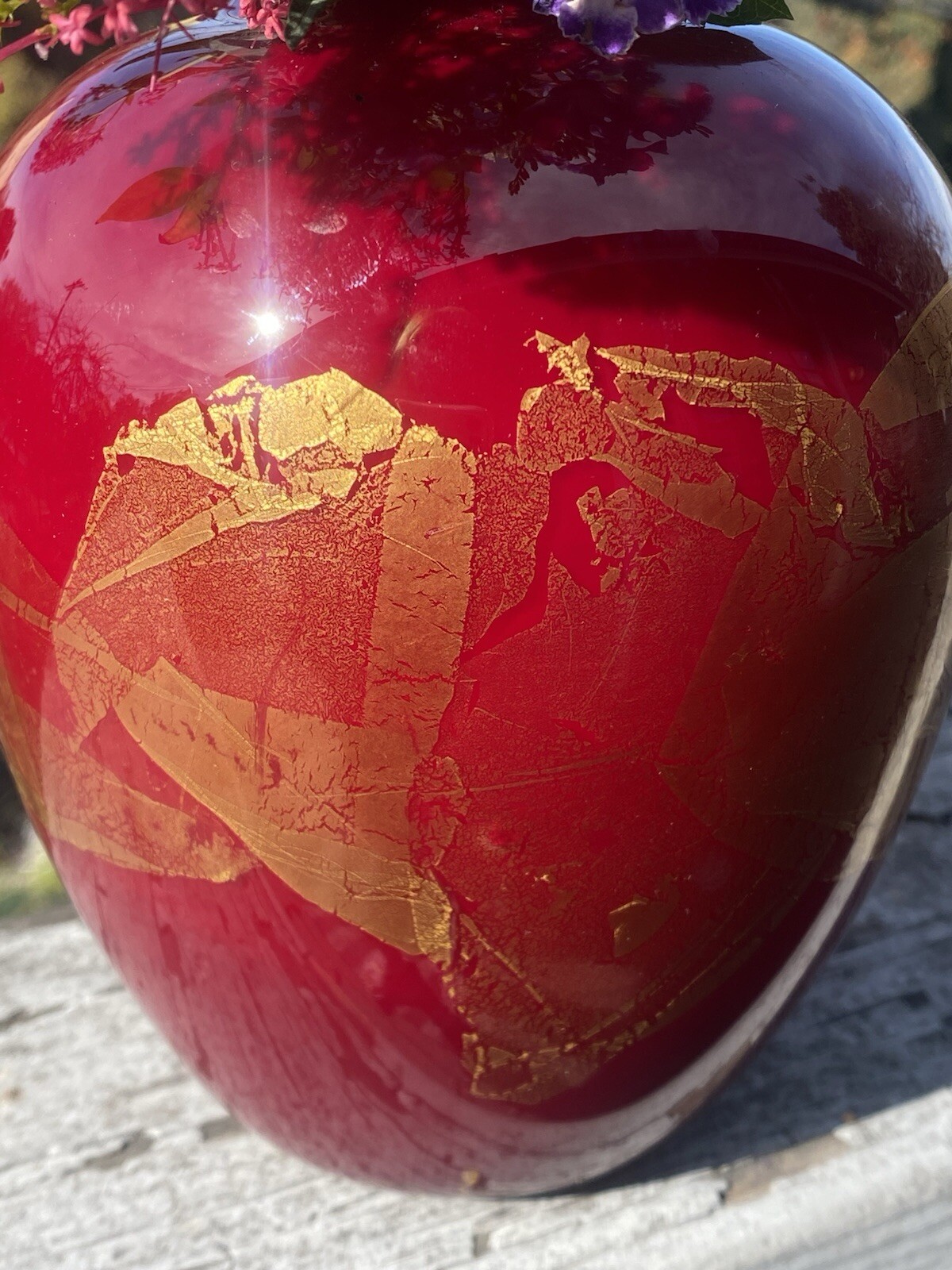 DONALD CARLSON SIGNED Art Glass VASE Hand-blown Cherry Red Gold 7.5″ Urn EUC