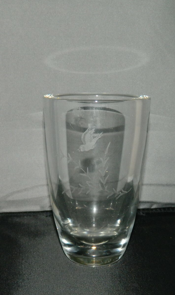 Swedish Etched Crystal Vase Bird & Branch, 6.5″ Tall Ekeas”a B2/X-3