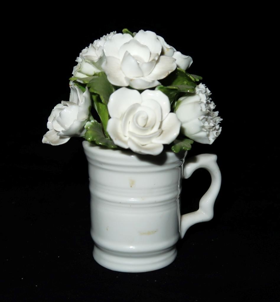 Aynsley Bone China Hand Modeled & Painted White Flowers in a Mug 3 1/2″ Tall