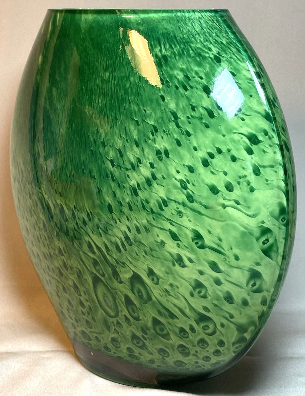 VTG MOLD BLOWN ART GLASS 7″ OVAL PILLOW VASE CASED MULTICOLORED SHADES OF GREEN