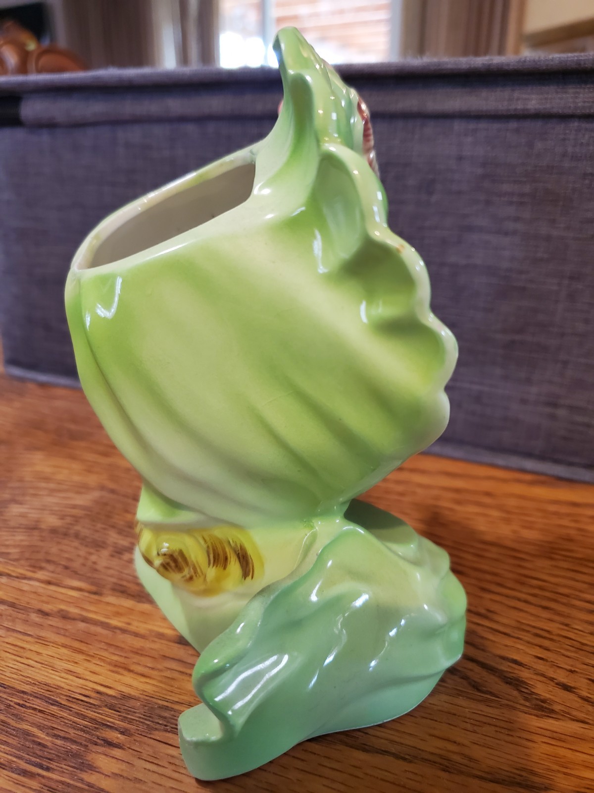 Vintage Lipper & Mann Bonnets And Bows Green Head Vase 6″ X 5.25″
