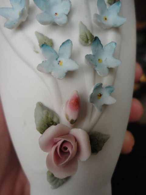 Lefton Floral Vase 1197 Flat finish 7-1/2 in Tall Vintage
