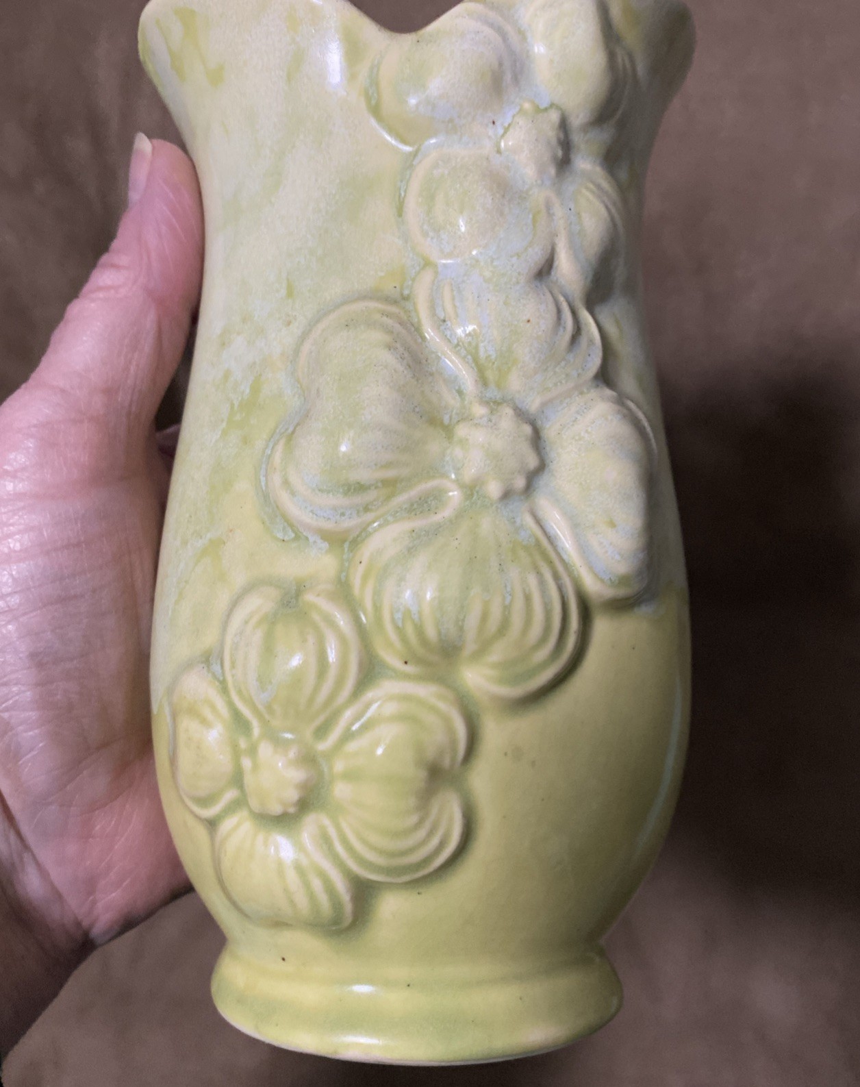 VTG 1930-50’s BRUSH McCOY Dogwood 6” Pottery (667 6 USA) Chartreuse Green