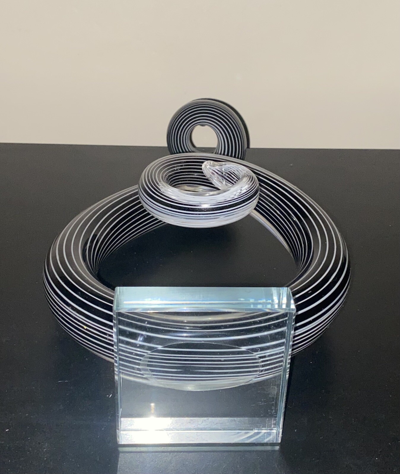Art Glass Swirl Sculpture Striped Black / White