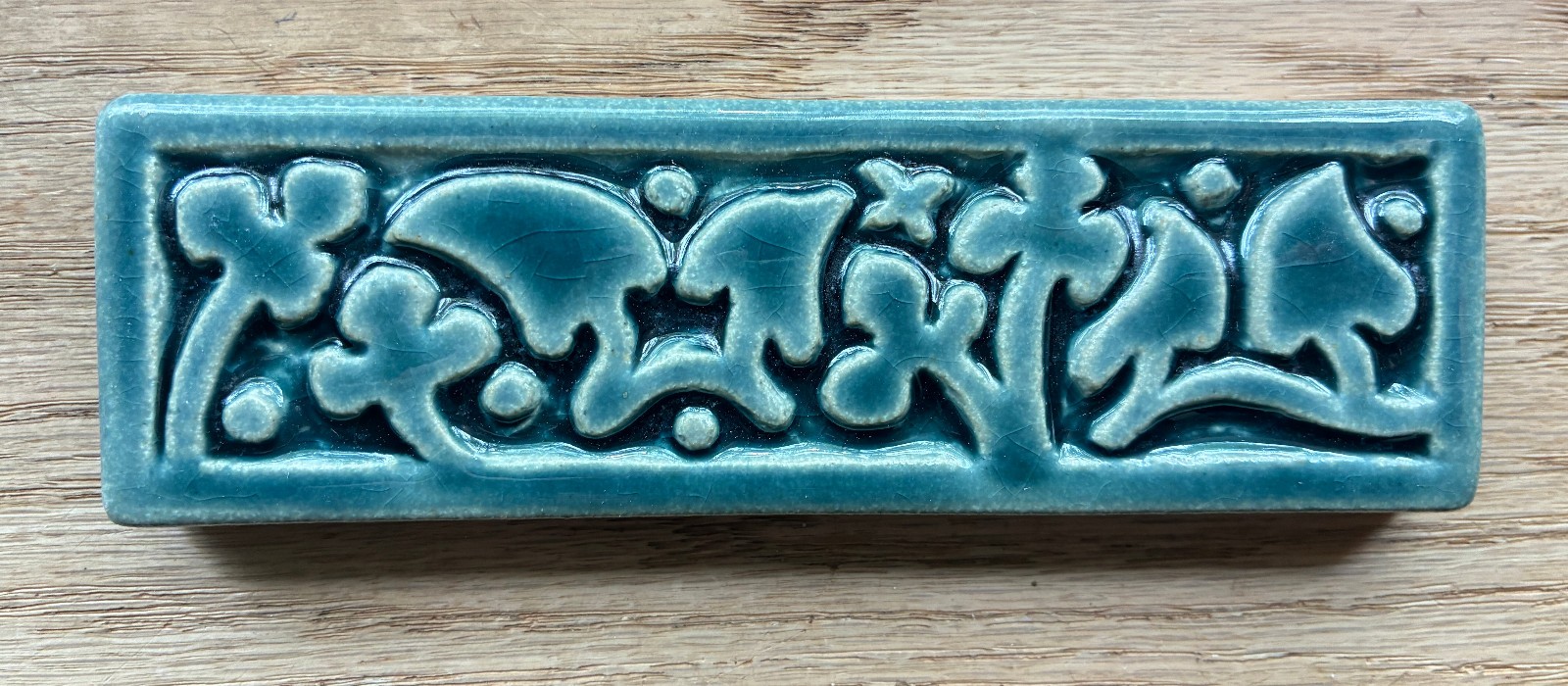 Motawi Tileworks Medieval Ivy Border Tile 2×6 Glossy